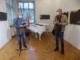 Изложба на Свилен Стефанов во КИЦ на РСМ во Софија како дел од проектот „Поврзување“ (фотографија)