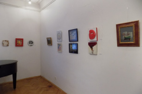 Изложба „Малък формат“ на Дружеството на художниците на Македония в КИЦ на РМ в София (фотография)