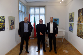 Специјалниот пратеник д-р Владо Бучковски во посета на КИЦ на РСМ во Софија (фотографија)