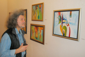  Тони Шулајковски, проект: “Моќта на звукот” изложба на слики, изложбата ја отвори современиот бугарски поет и сликар Роман Кисјов (фотографија)